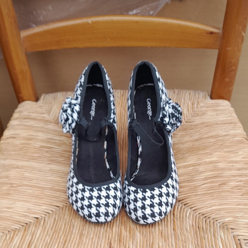 George Women's Black and White Houndstooth Heels